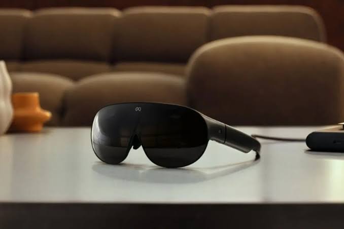 Kacamata Lensa Kontak Holo-Retina: Saat Warga Urban Jakarta Oktober 2026 Pensiunkan Layar Gadget Fisik demi Navigasi Visual Langsung di Bola Mata